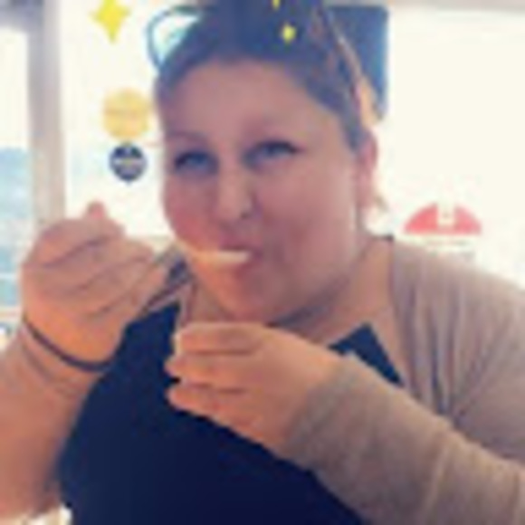 Profile Picture of Jami Jami (@hoochijami7) on Poshmark