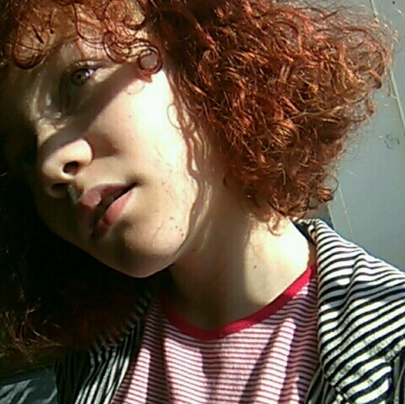 Profile Picture of Sabryna Marie (@wannabearthoe) on Poshmark