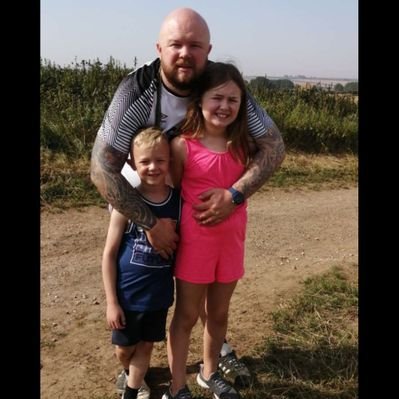 Profile Picture of James (@TheBaldEagle86) on Twitter