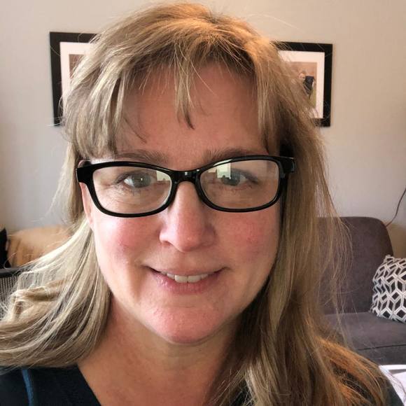 Profile Picture of Elizabeth Verbeck (@bverbeck68) on Poshmark