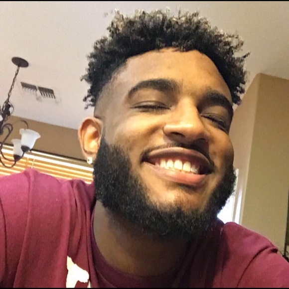 Profile Picture of Kevin Mickels (@kmickels96) on Poshmark