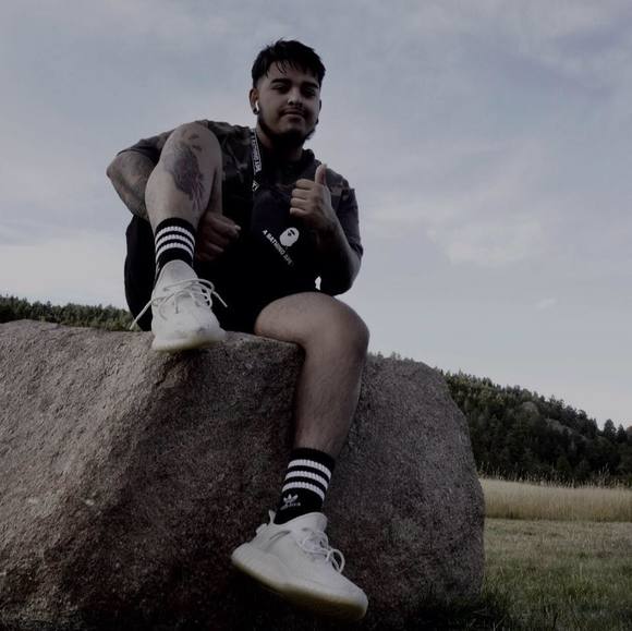 Profile Picture of Juan Barrera (@juan_barrera) on Poshmark