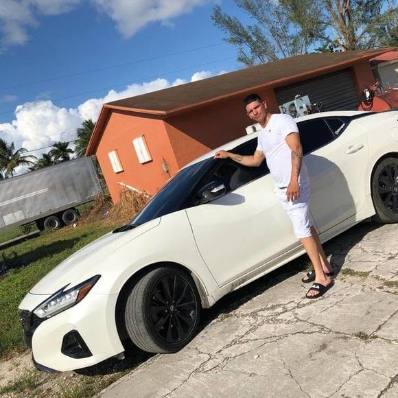 Profile Picture of Alexander Quezada velasquez (@alexanderquezad) on Poshmark