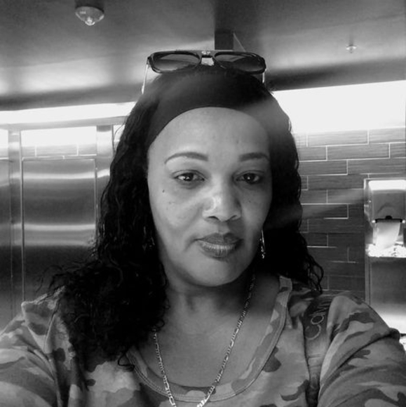 Profile Picture of Pamelia arnold Carter (@pammypoo727) on Poshmark