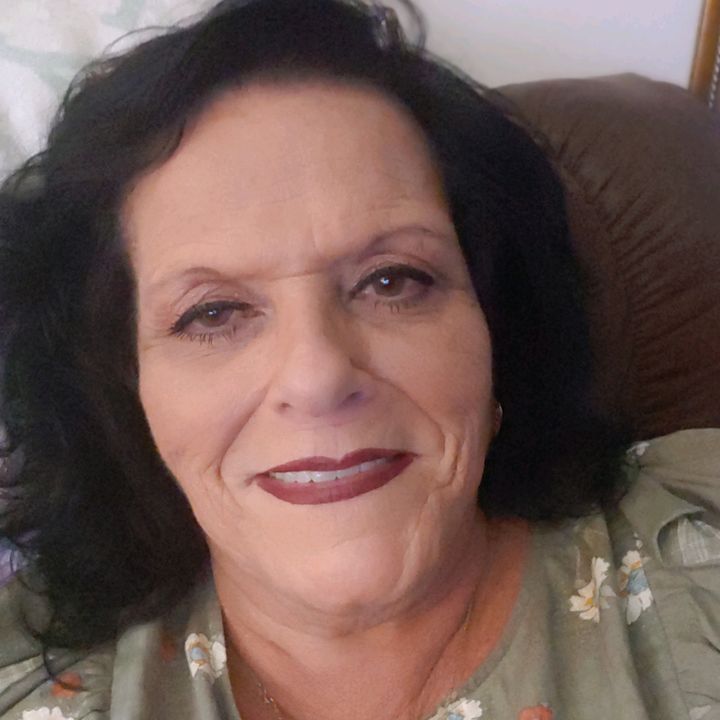Profile Picture of Jeanette Calet (@jeanettecalet) on Tiktok