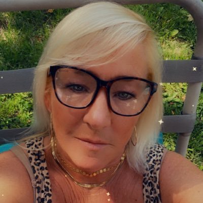 Profile Picture of Deirdre Thomas (@Deirds5342) on Twitter