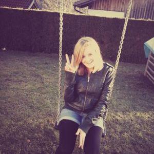 Profile Picture of Lea Studer (@6af92dab388547a) on Twitter