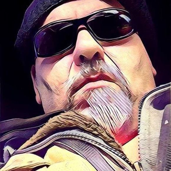 Profile Picture of Jeremy Hanley (@jeremylhanley) on Poshmark