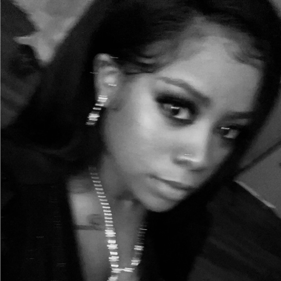 Profile Picture of Jasmine Moreland (@stylishjazmin) on Poshmark