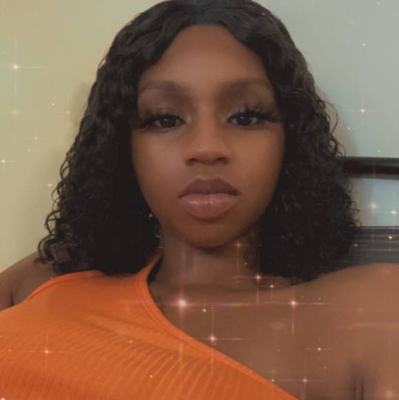 Profile Picture of Diamond Williams (@diamond122598) on Poshmark