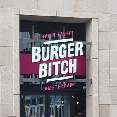 Profile Picture of Julia Biddle (@julia_biddle) on Twitter