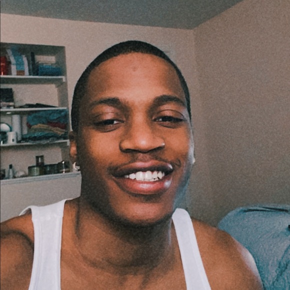 Profile Picture of Cecil Crawford (@cbreadjwall) on Poshmark