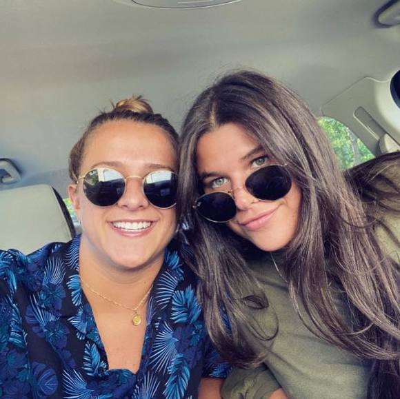 Andrea Evangelista - Poshmark Profile Picture of Andrea Evangelista (@ang_evang25) on Poshmark