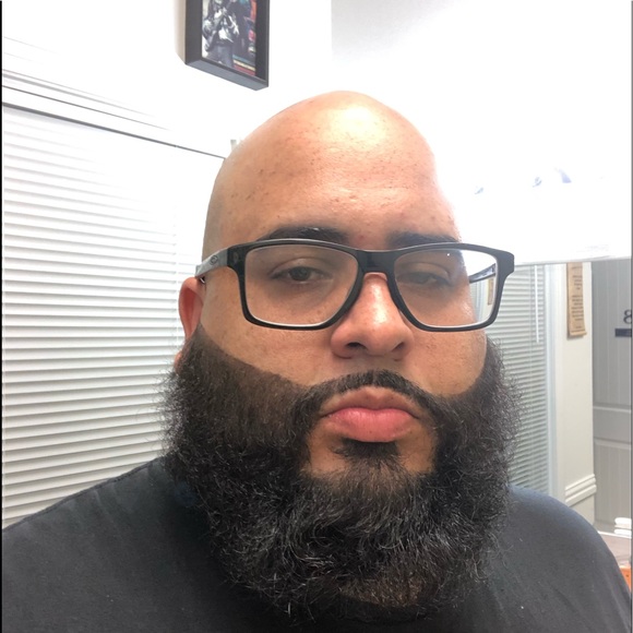 Profile Picture of Ruben Alonso (@rubenalonsojr87) on Poshmark