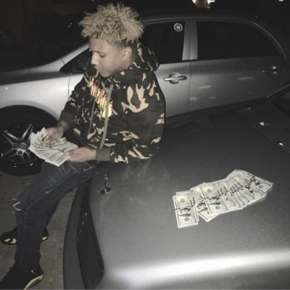 Profile Picture of Malachi Reid (@lavishnuni) on Poshmark