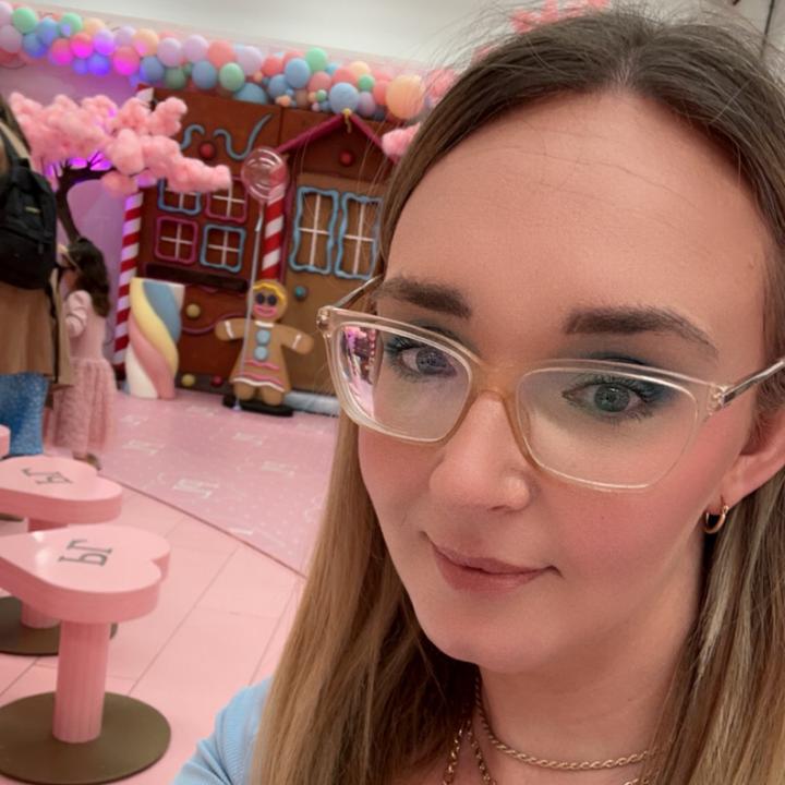 Profile Photo of Kelly Whitaker (@@kel.m.whit) on Tiktok