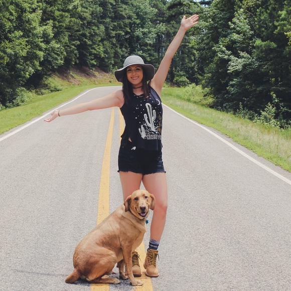 Profile Picture of Alexa Nofsinger (@wranglerbabe22) on Poshmark