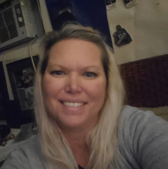 Profile Picture of Robin Heaberlin (@robindeer71) on Poshmark