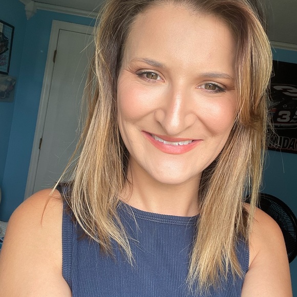 Profile Picture of Jamie Knapp (@jfknapp1820) on Poshmark