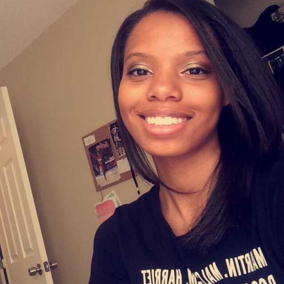 Profile Picture of Katrina Hodges (@trinazhodges) on Poshmark