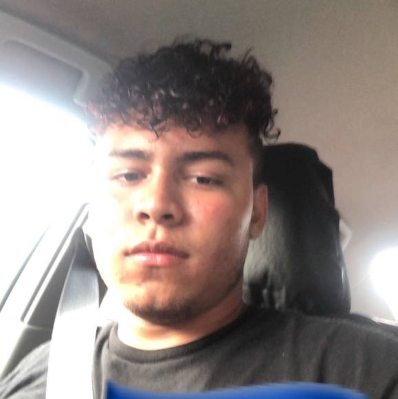 Profile Picture of Alex Reyes (@alexreyes581) on Poshmark