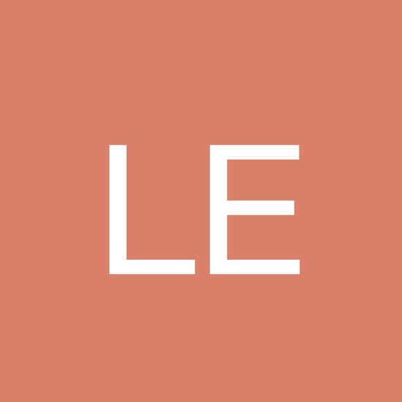 Profile Picture of Leanne Enrico (@lenrico36) on Poshmark