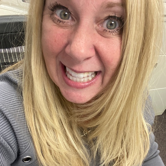Profile Picture of Lisa Peregoy (@lisa_peregoy) on Poshmark