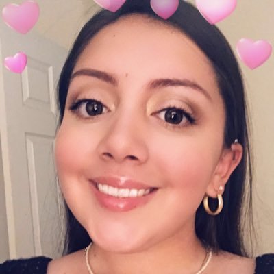 Profile Picture of Aliciaaflowerz_ (@AliciaFierro10) on Twitter