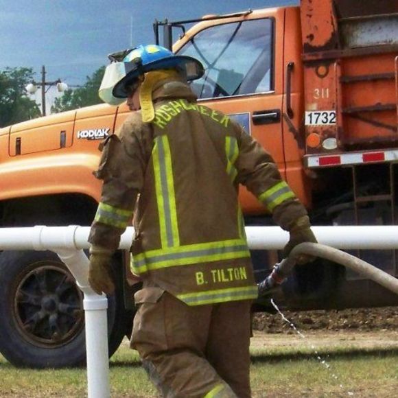 Profile Picture of Brad Tilton (@farmallbt) on Poshmark