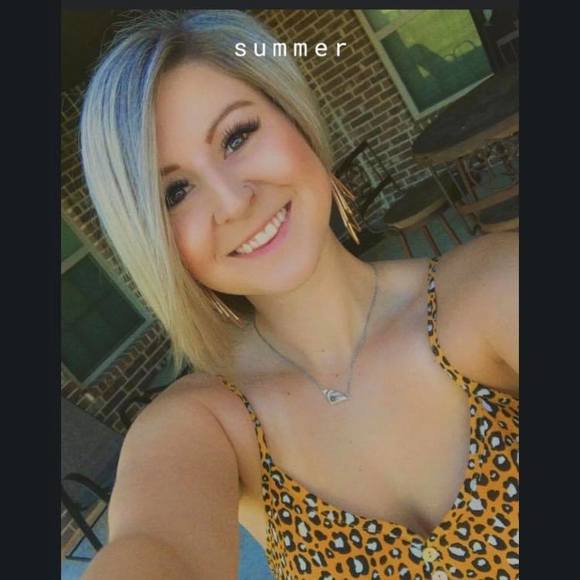 Profile Picture of Shae Danielle (@slimshaed) on Poshmark