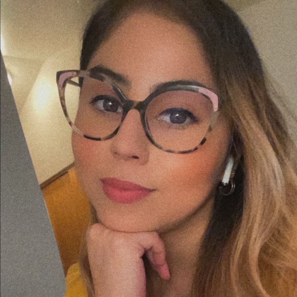 Profile Picture of Ruby Deleon (@rubydeleon94) on Poshmark