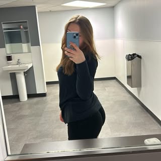 Profile Picture of Emily Rivet (@emily_rivet) on Instagram
