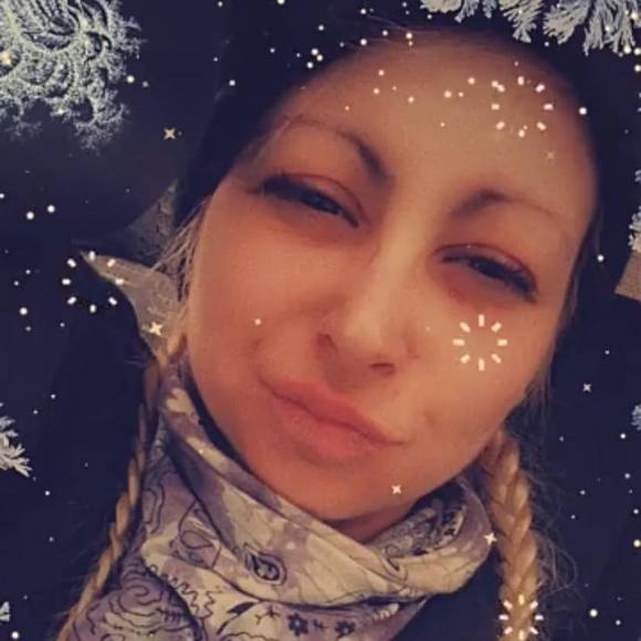 Profile Picture of Elyse Kuzma (@shortonee) on Poshmark