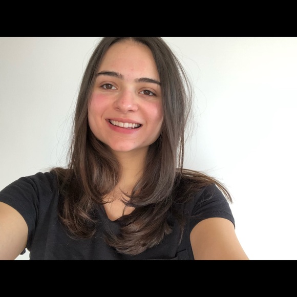 Profile Picture of Lily Arang (@lilyarang) on Poshmark