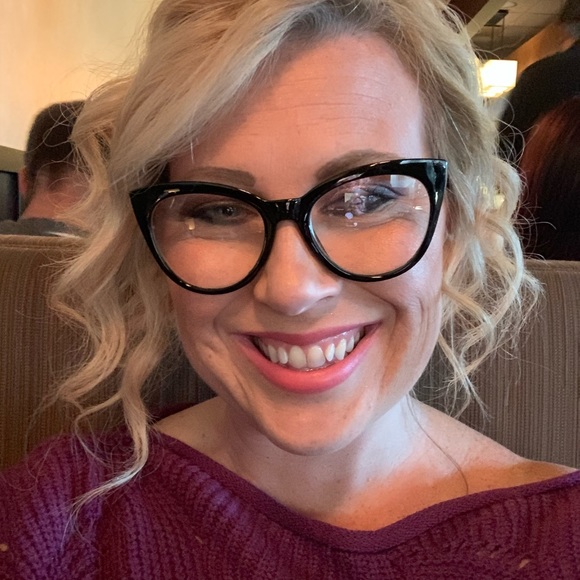 Profile Picture of Sara Spille (@saraspille18) on Poshmark