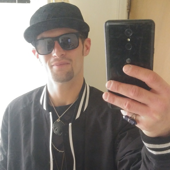 Profile Picture of Barry Mumm (@bmumm101) on Poshmark