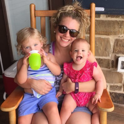 Profile Picture of Mrs. Russell (@Read_4_Russell) on Twitter