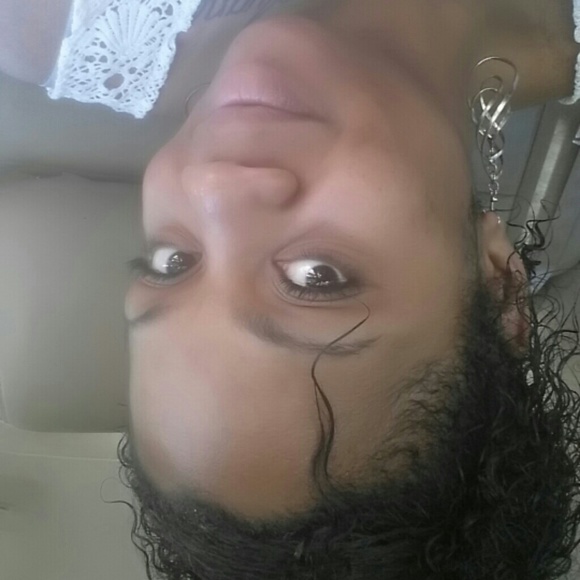 Profile Picture of Clarene Price (@cprice25) on Poshmark
