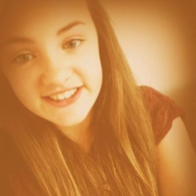 Profile Picture of Lilly Powell (@LillyPowell20) on Twitter