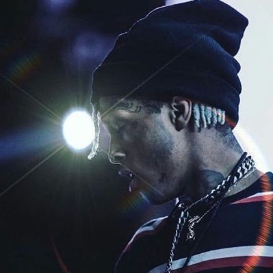 Profile Picture of Matthew  🔪 🐺 (@LemmeSmokeFirst) on Twitter
