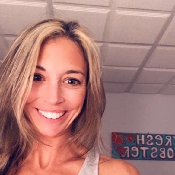 Profile Picture of Jody Hartman olah (@dmbgirl28) on Poshmark