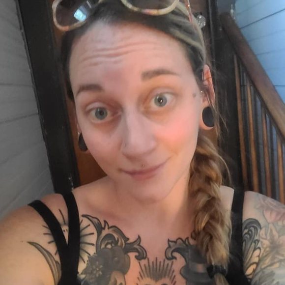 Profile Picture of Courtney Wurzer (@cwurzer2016) on Poshmark