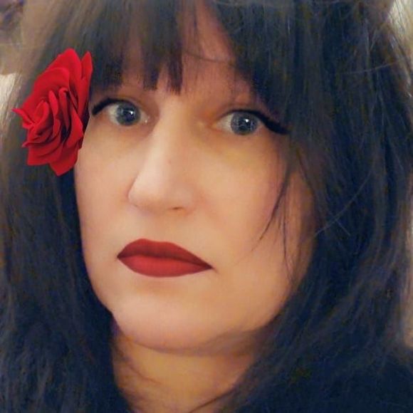 Profile Picture of Jennifer Koncel (@jenniferkoncel) on Poshmark