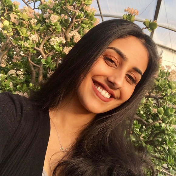 Profile Picture of Anmol Singh (@anmolksingh) on Poshmark