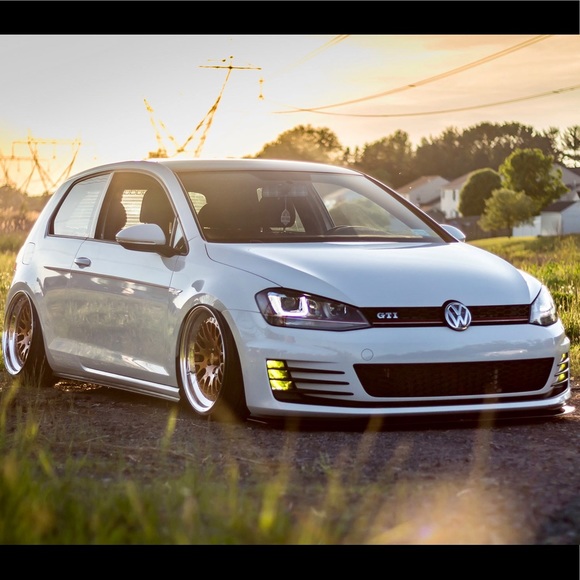 Profile Picture of Max Solano (@maxsolano) on Poshmark