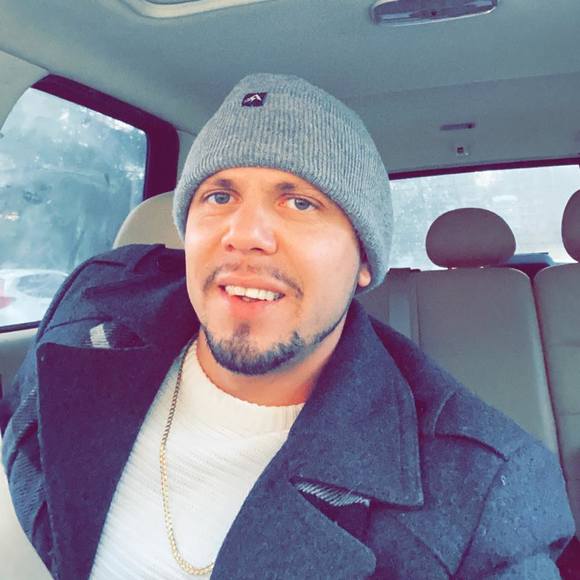 Profile Picture of David Sabatino (@dsabs33) on Poshmark