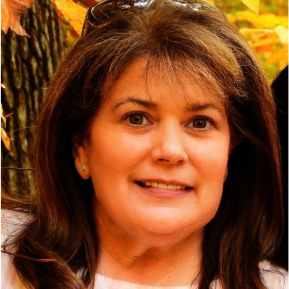 Profile Picture of Kimberly Haase (@kimberly_haase) on Poshmark