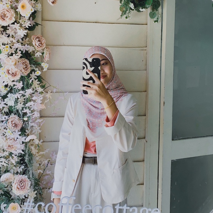 Profile Picture of nisa (@floellanisa_) on Tiktok