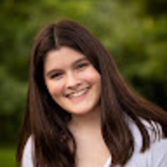 Profile Picture of Amelia Douglas (@amelia_douglas0) on Poshmark
