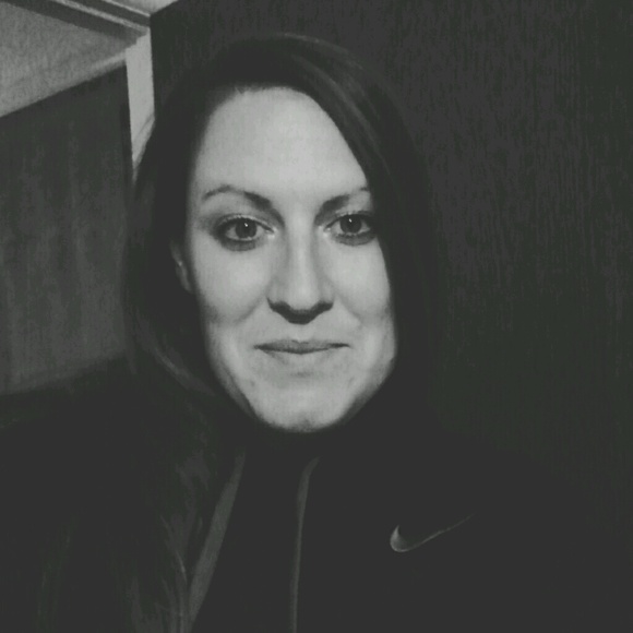Profile Picture of Stacie Fitzpatrick (@staciefritzz33) on Poshmark